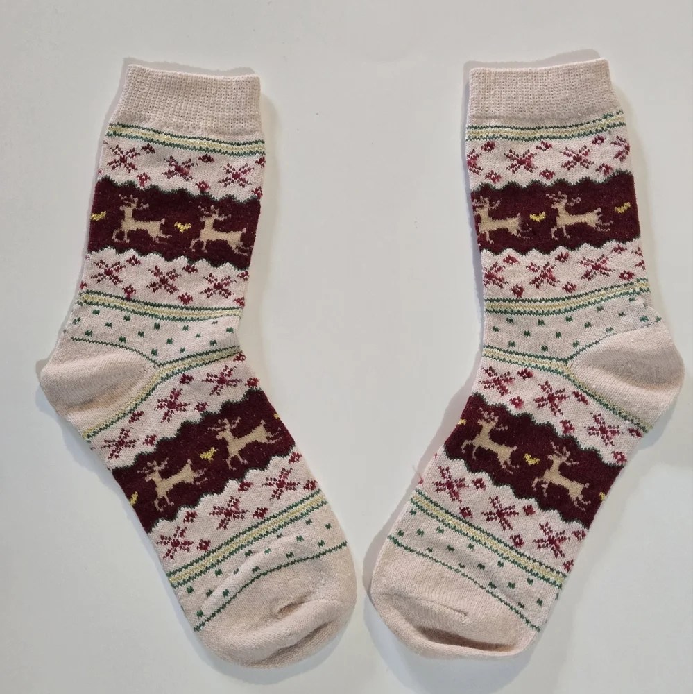 🍒🍒 Cozy Reindeer Patterned Knitted Mid Tube Socks